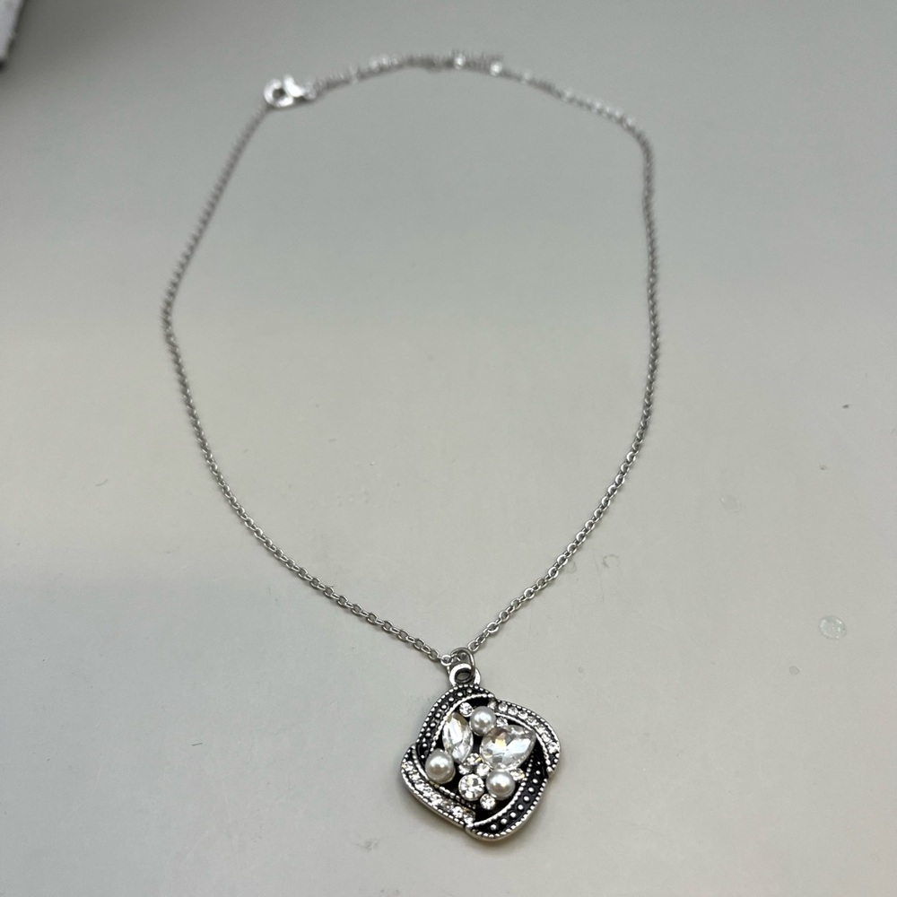 Ornate Silver and Black Vintage-Inspired Necklace - Picture 5 of 5